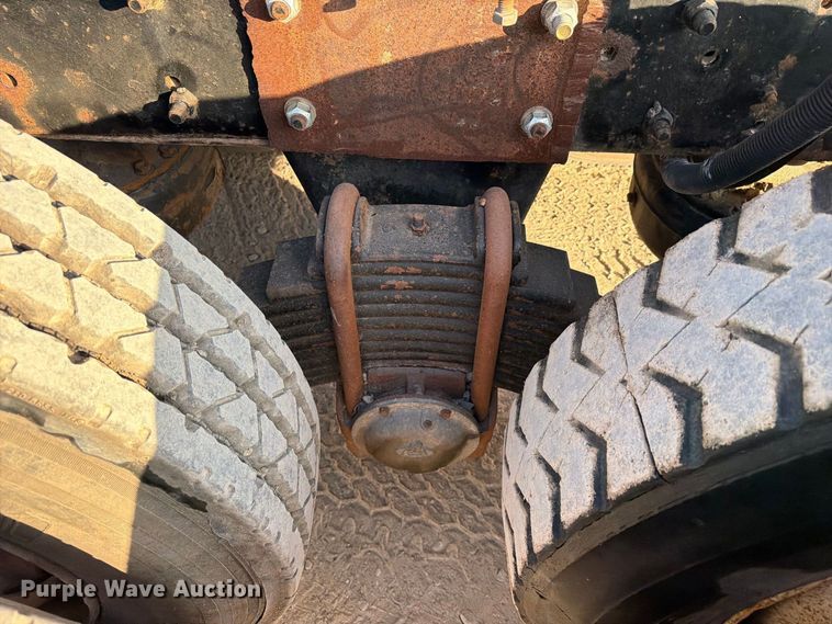 image for item EA7403 2000 Mack RD688S hook lift truck