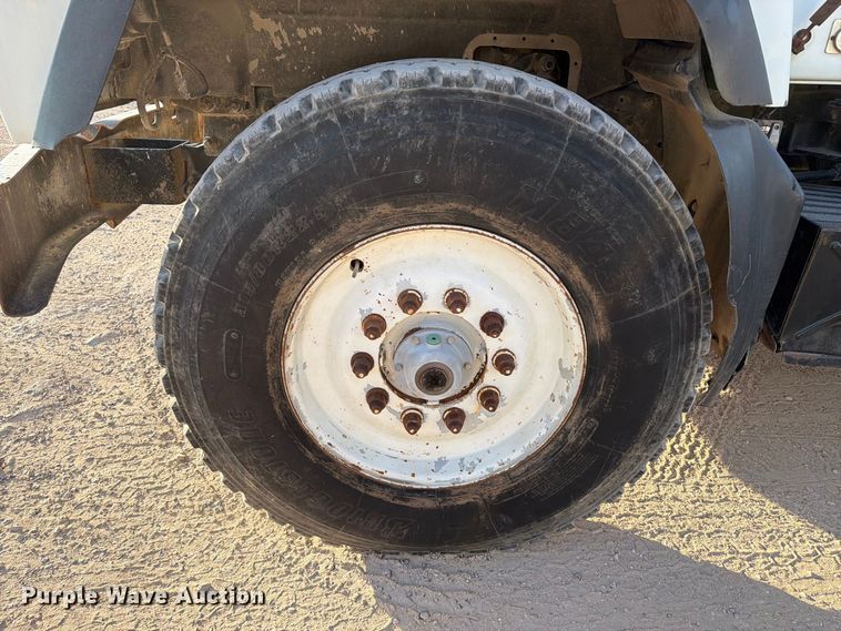 image for item EA7403 2000 Mack RD688S hook lift truck