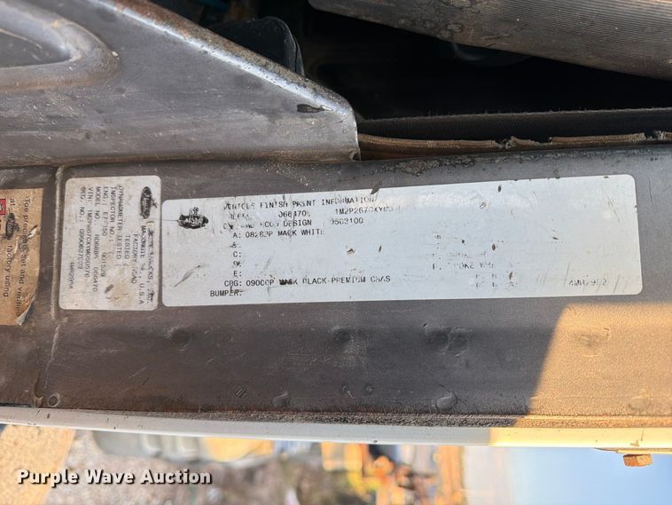 image for item EA7403 2000 Mack RD688S hook lift truck