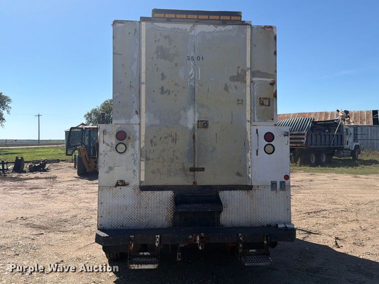 image for item EI7775 2000 GMC C6500 utility / service truck