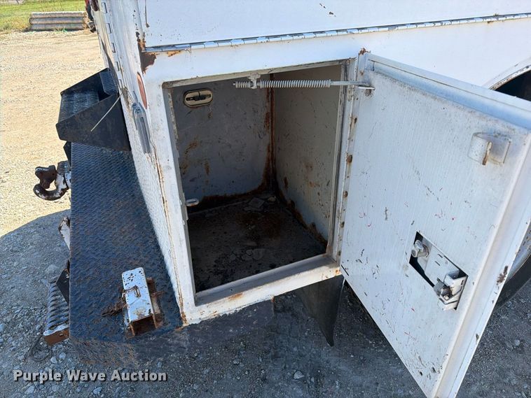 image for item EI7775 2000 GMC C6500 utility / service truck
