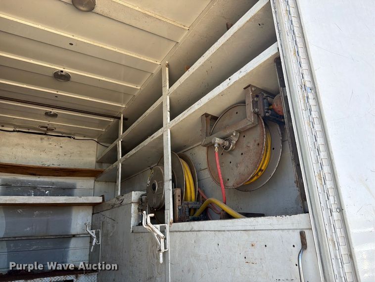 image for item EI7775 2000 GMC C6500 utility / service truck