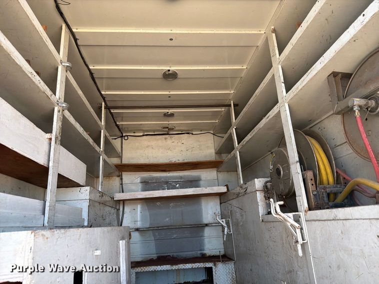 image for item EI7775 2000 GMC C6500 utility / service truck