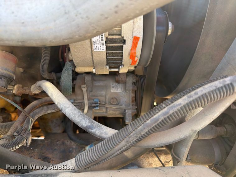 image for item EI7775 2000 GMC C6500 utility / service truck