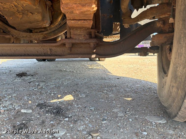 image for item EI7775 2000 GMC C6500 utility / service truck