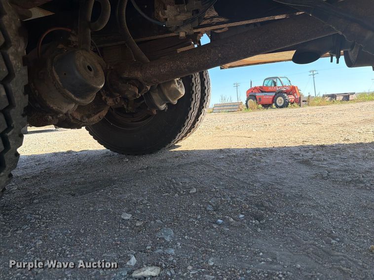 image for item EI7775 2000 GMC C6500 utility / service truck