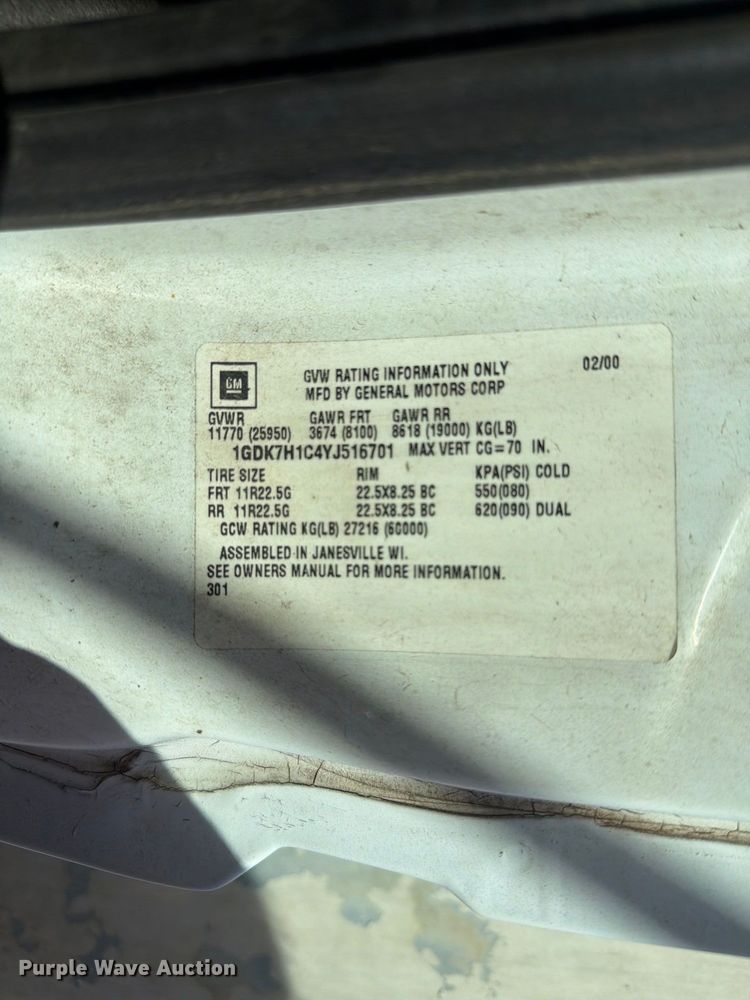 image for item EI7775 2000 GMC C6500 utility / service truck