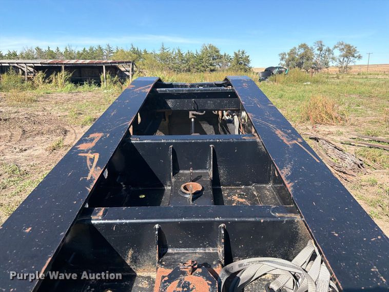 image for item EI7776 2000 Trail King TK110HDC lowboy equipment trailer