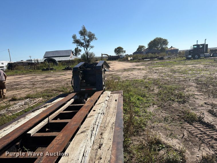 image for item EI7776 2000 Trail King TK110HDC lowboy equipment trailer