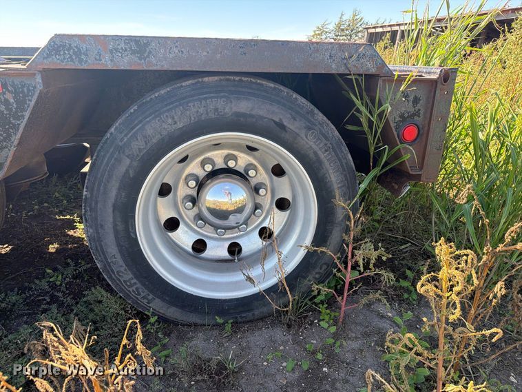image for item EI7776 2000 Trail King TK110HDC lowboy equipment trailer