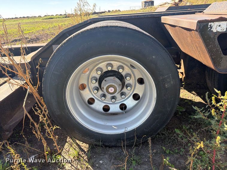 image for item EI7776 2000 Trail King TK110HDC lowboy equipment trailer