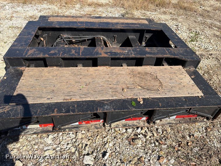 image for item EI7776 2000 Trail King TK110HDC lowboy equipment trailer