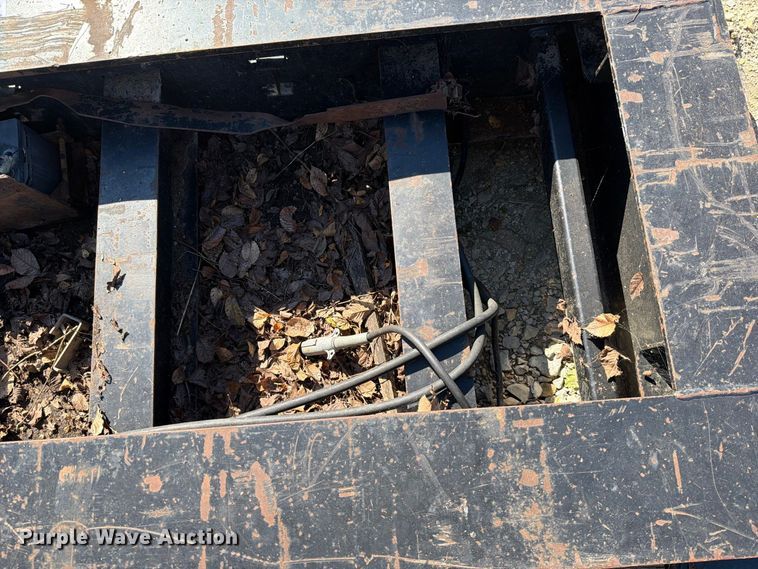 image for item EI7776 2000 Trail King TK110HDC lowboy equipment trailer