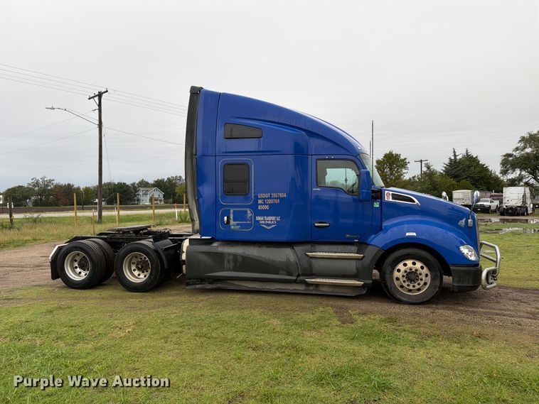image for item EI7820 2019 Kenworth T680 semi truck