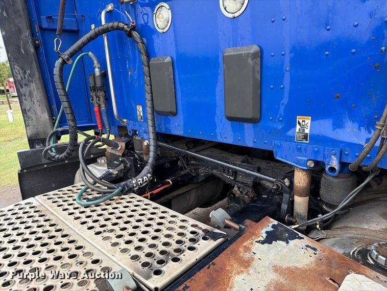 image for item EI7820 2019 Kenworth T680 semi truck