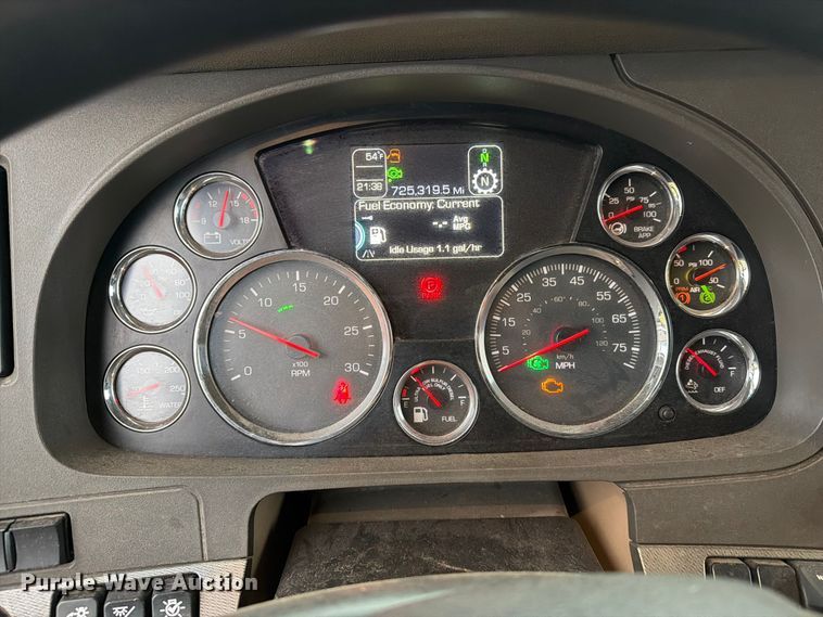 image for item EI7820 2019 Kenworth T680 semi truck