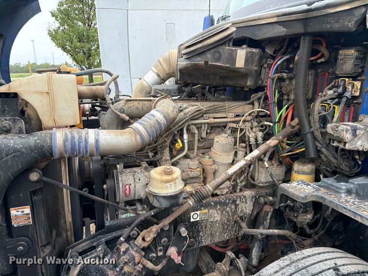 image for item EI7820 2019 Kenworth T680 semi truck