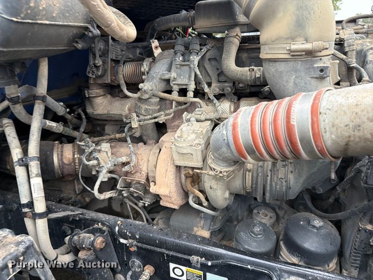 image for item EI7820 2019 Kenworth T680 semi truck