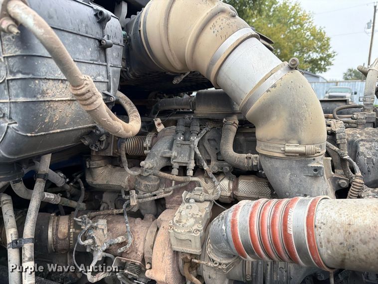 image for item EI7820 2019 Kenworth T680 semi truck