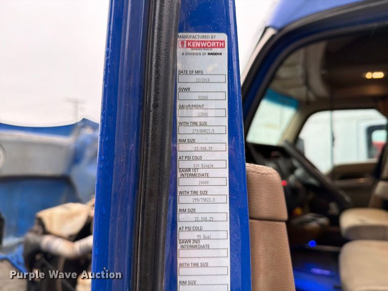 image for item EI7820 2019 Kenworth T680 semi truck