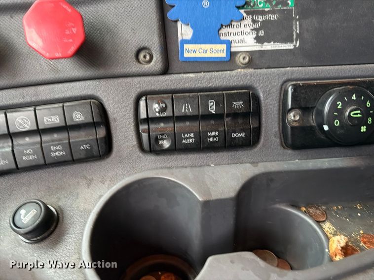 image for item EI7821 2012 Freightliner Cascadia 125 semi truck