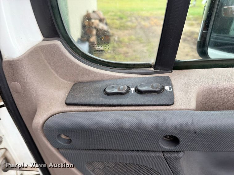 image for item EI7821 2012 Freightliner Cascadia 125 semi truck