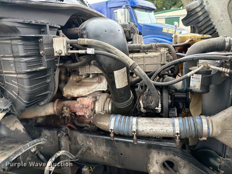image for item EI7821 2012 Freightliner Cascadia 125 semi truck