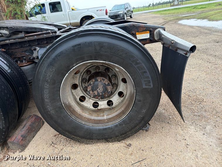 image for item EI7821 2012 Freightliner Cascadia 125 semi truck