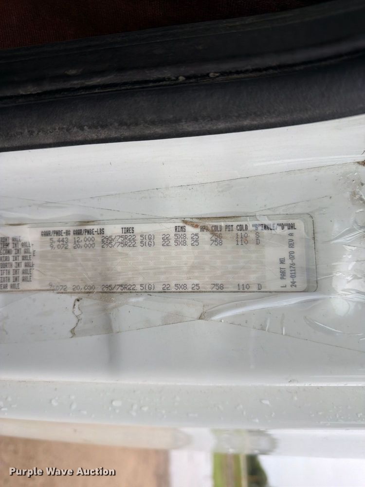 image for item EI7821 2012 Freightliner Cascadia 125 semi truck