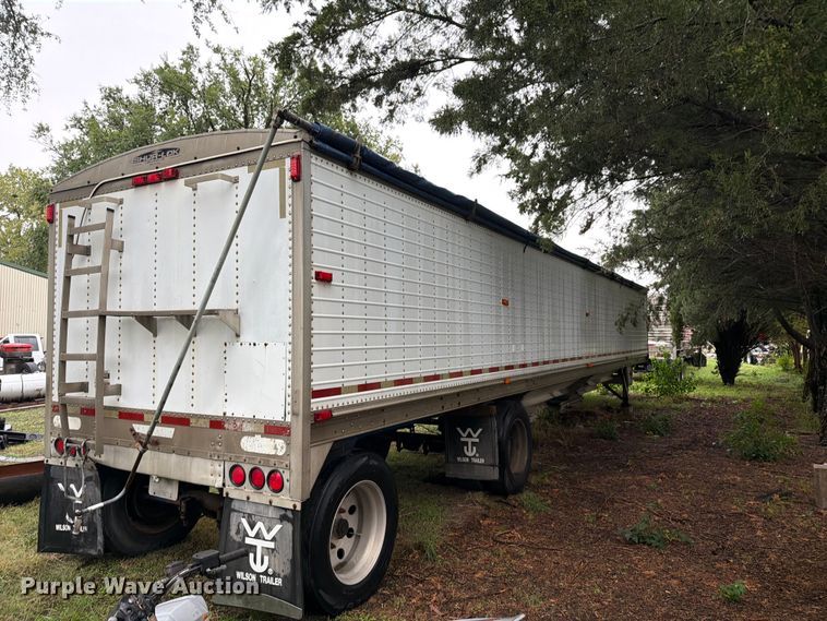image for item EI7822 1997 Wilson grain trailer