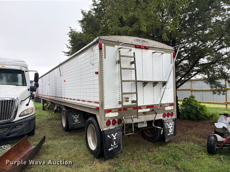 image for item EI7822 1997 Wilson grain trailer