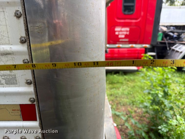 image for item EI7822 1997 Wilson grain trailer