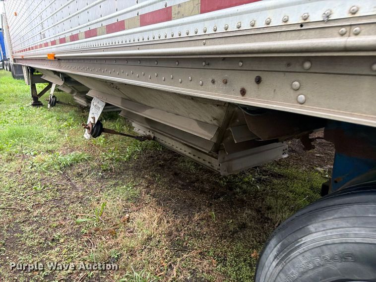 image for item EI7822 1997 Wilson grain trailer