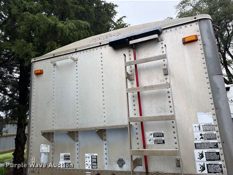 image for item EI7822 1997 Wilson grain trailer