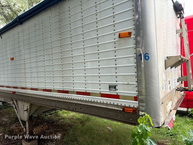 image for item EI7822 1997 Wilson grain trailer