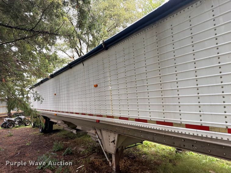 image for item EI7822 1997 Wilson grain trailer