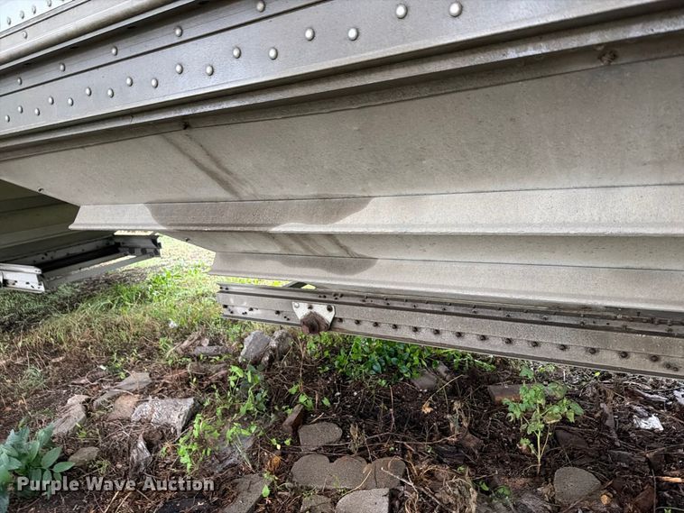 image for item EI7822 1997 Wilson grain trailer