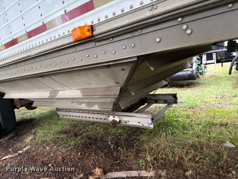 image for item EI7822 1997 Wilson grain trailer