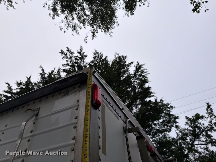 image for item EI7822 1997 Wilson grain trailer
