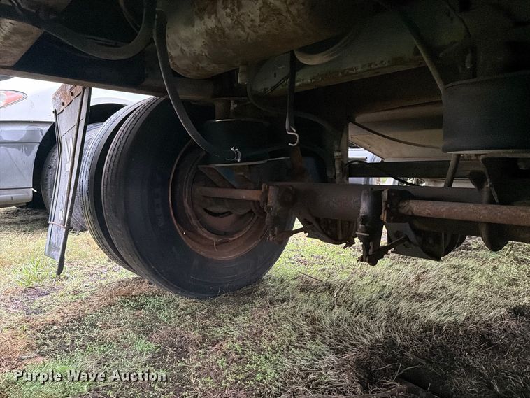 image for item EI7822 1997 Wilson grain trailer