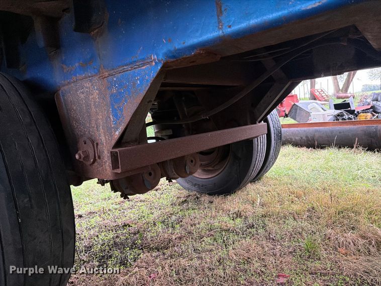 image for item EI7822 1997 Wilson grain trailer