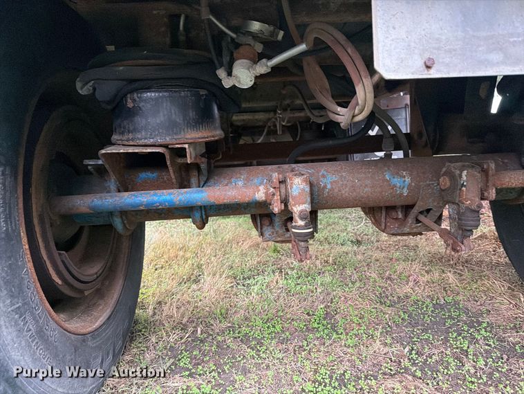 image for item EI7822 1997 Wilson grain trailer