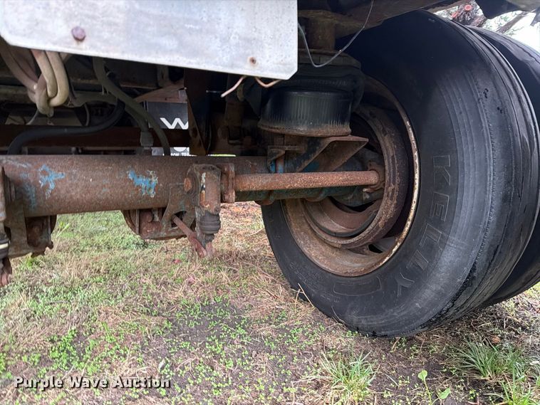 image for item EI7822 1997 Wilson grain trailer
