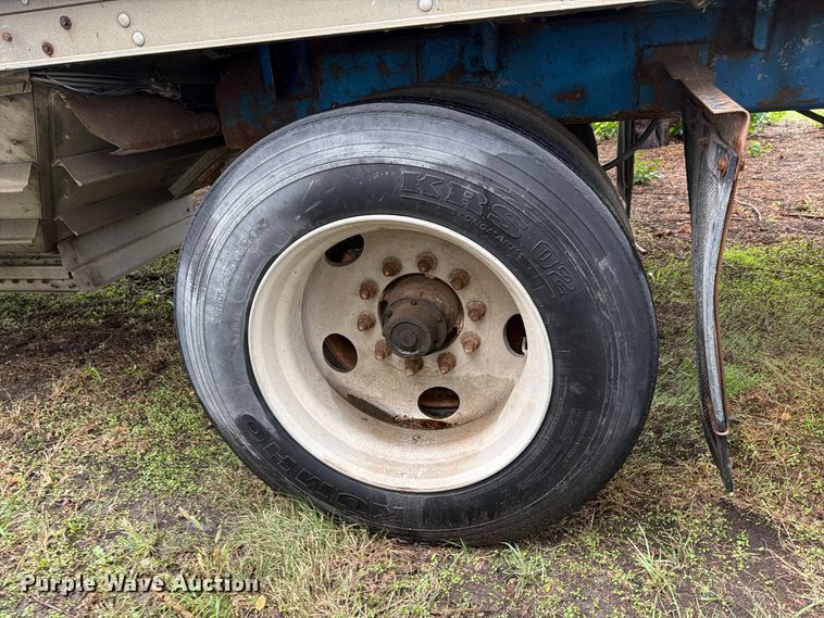 image for item EI7822 1997 Wilson grain trailer