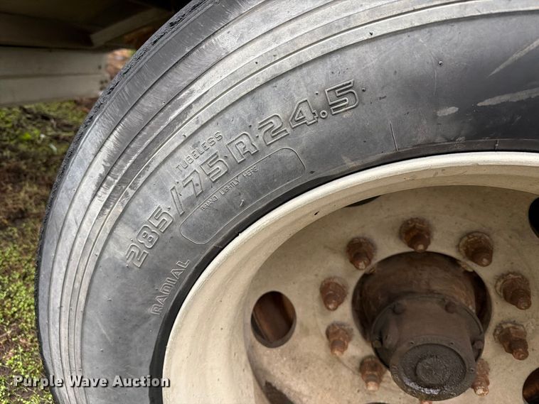 image for item EI7822 1997 Wilson grain trailer