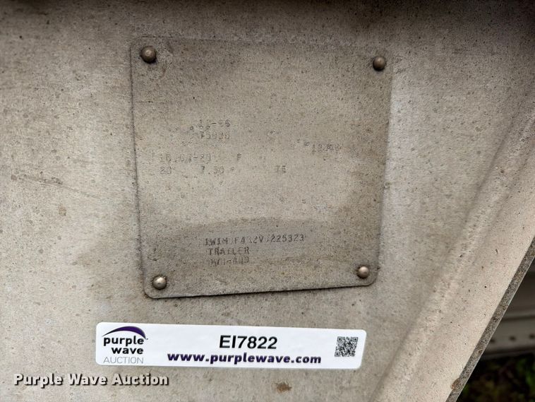 image for item EI7822 1997 Wilson grain trailer