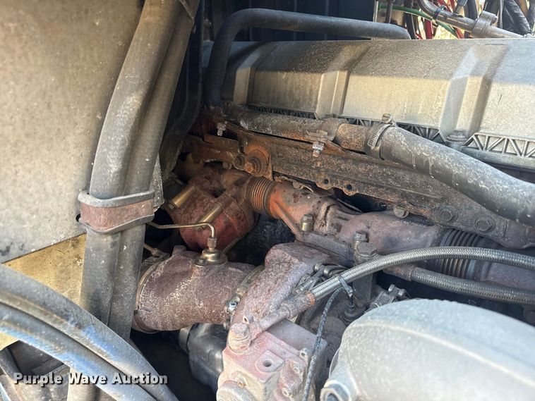 image for item EN3979 2015 Mack CHU613  semi truck