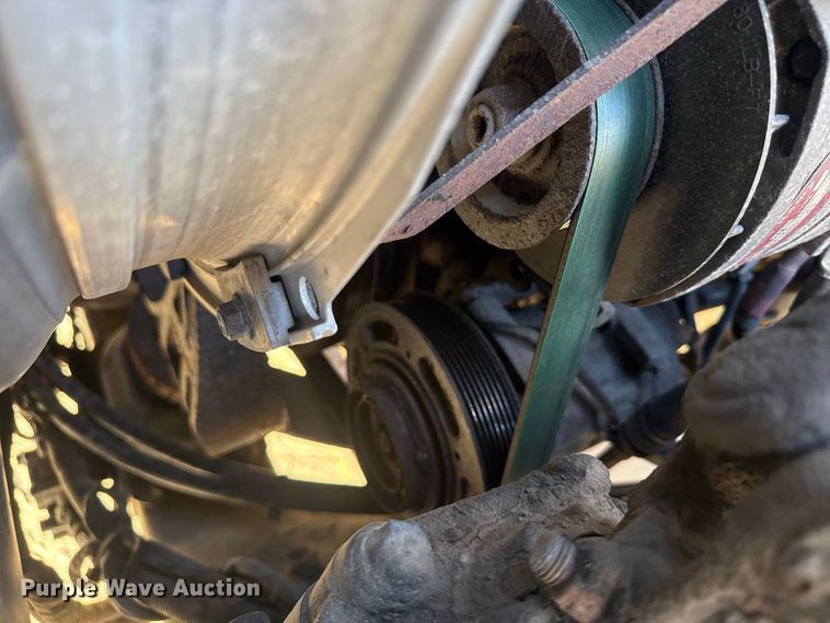 image for item EN3979 2015 Mack CHU613  semi truck