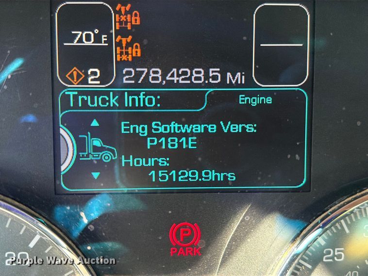 image for item EO8793 2019 Kenworth T880 semi truck