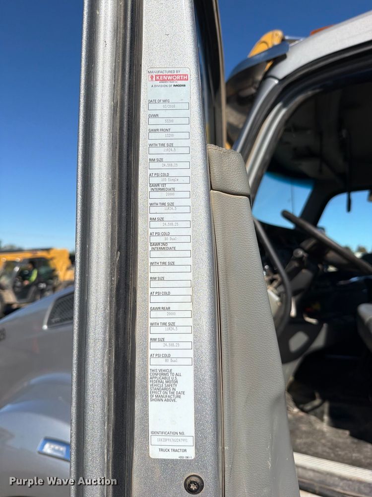 image for item EO8793 2019 Kenworth T880 semi truck